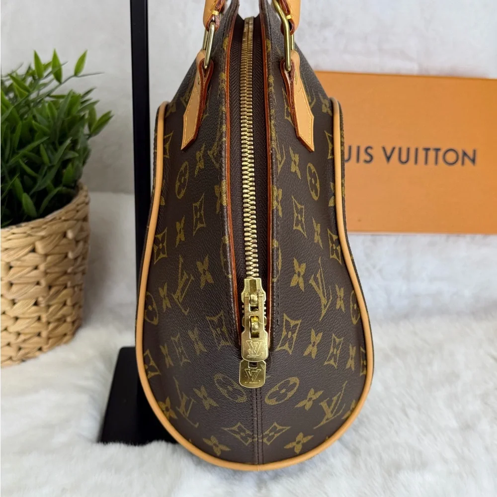 Authenticated Louis Vuitton MM Ellipse Monogram Handbag COA included